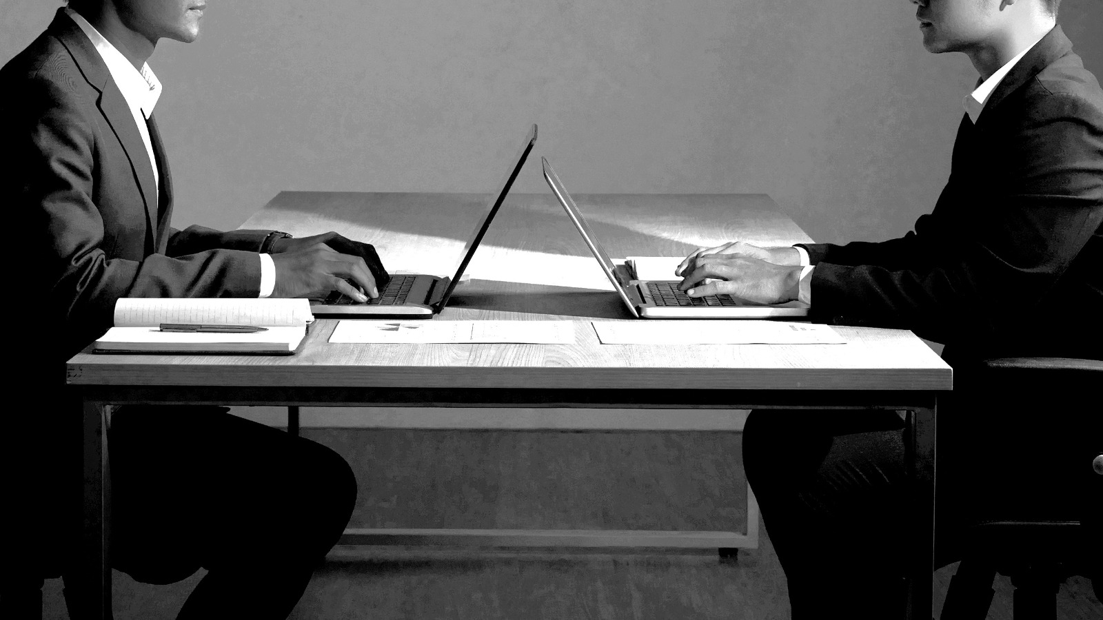 differences between startup and business